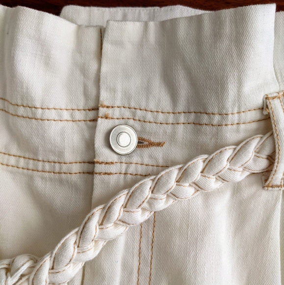 NWOT ASOS DESIGN Petite paperbag short in off white with braid belt - Picture 6 of 13